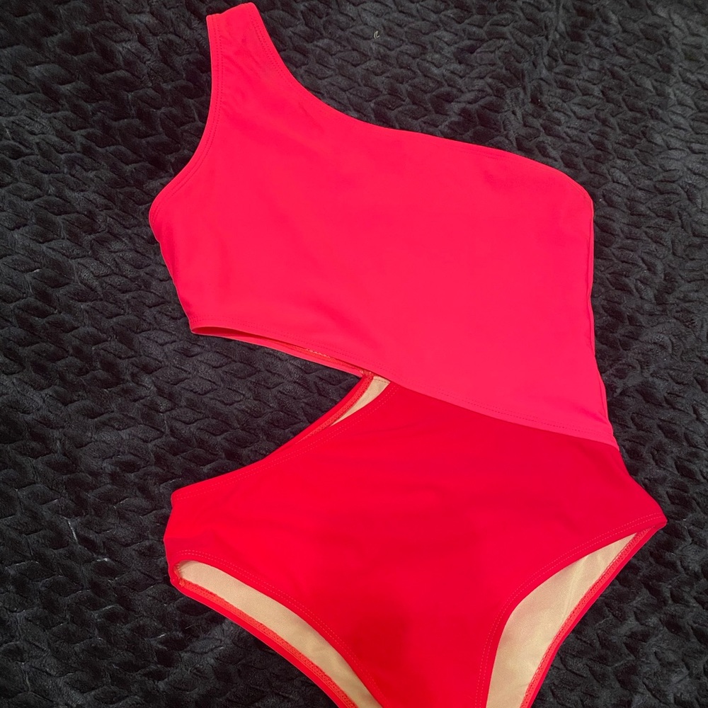 One shoulder large one piece swimsuit